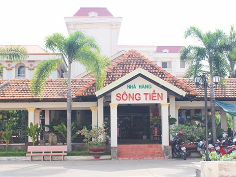 Nhà Hàng Sông Tiền